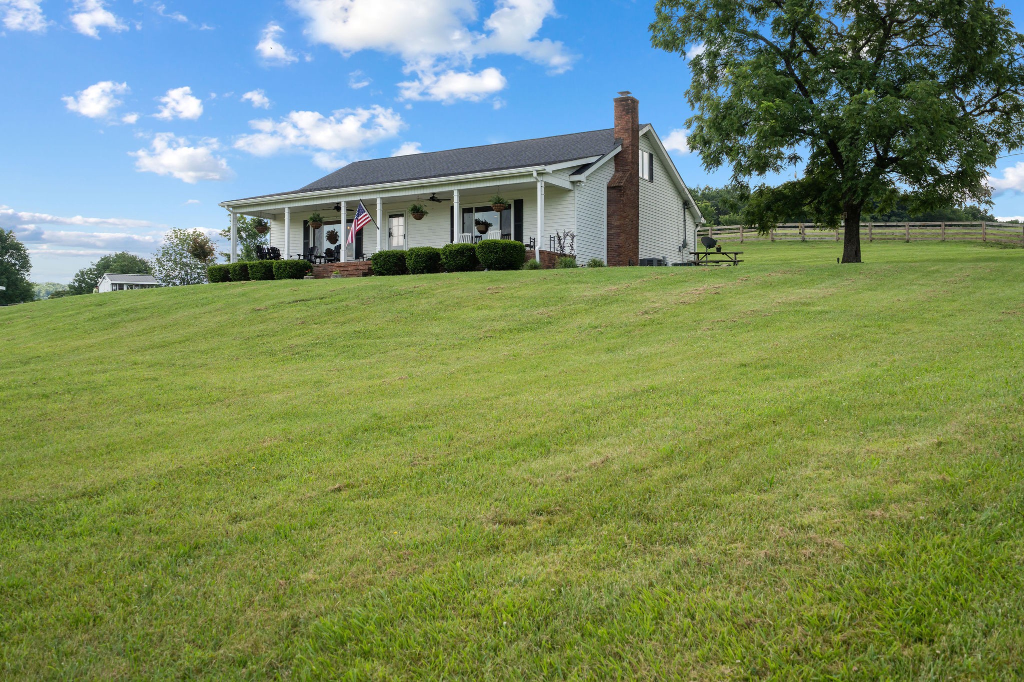 1999 Evergreen Rd