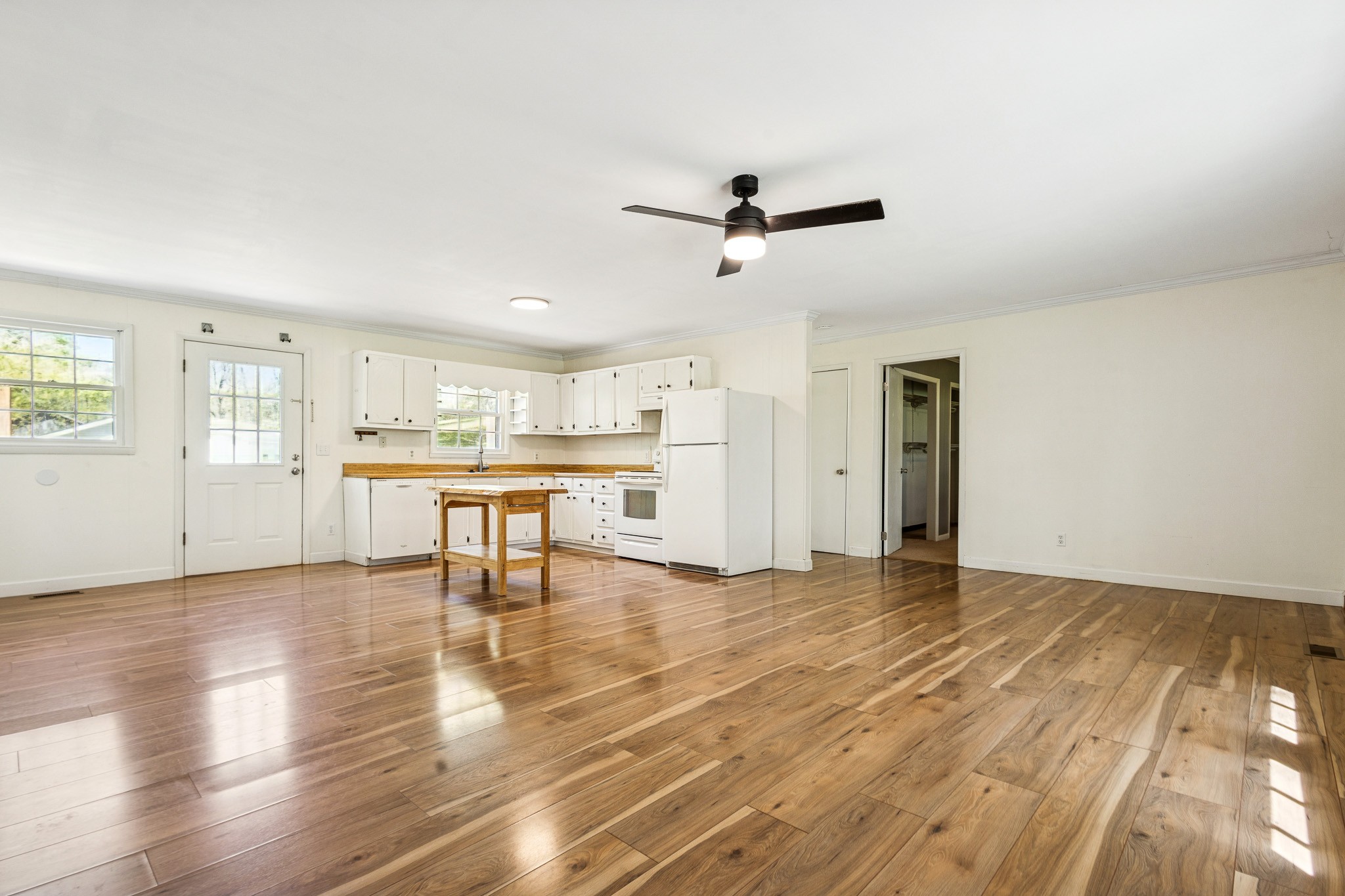 443 Molino Rd