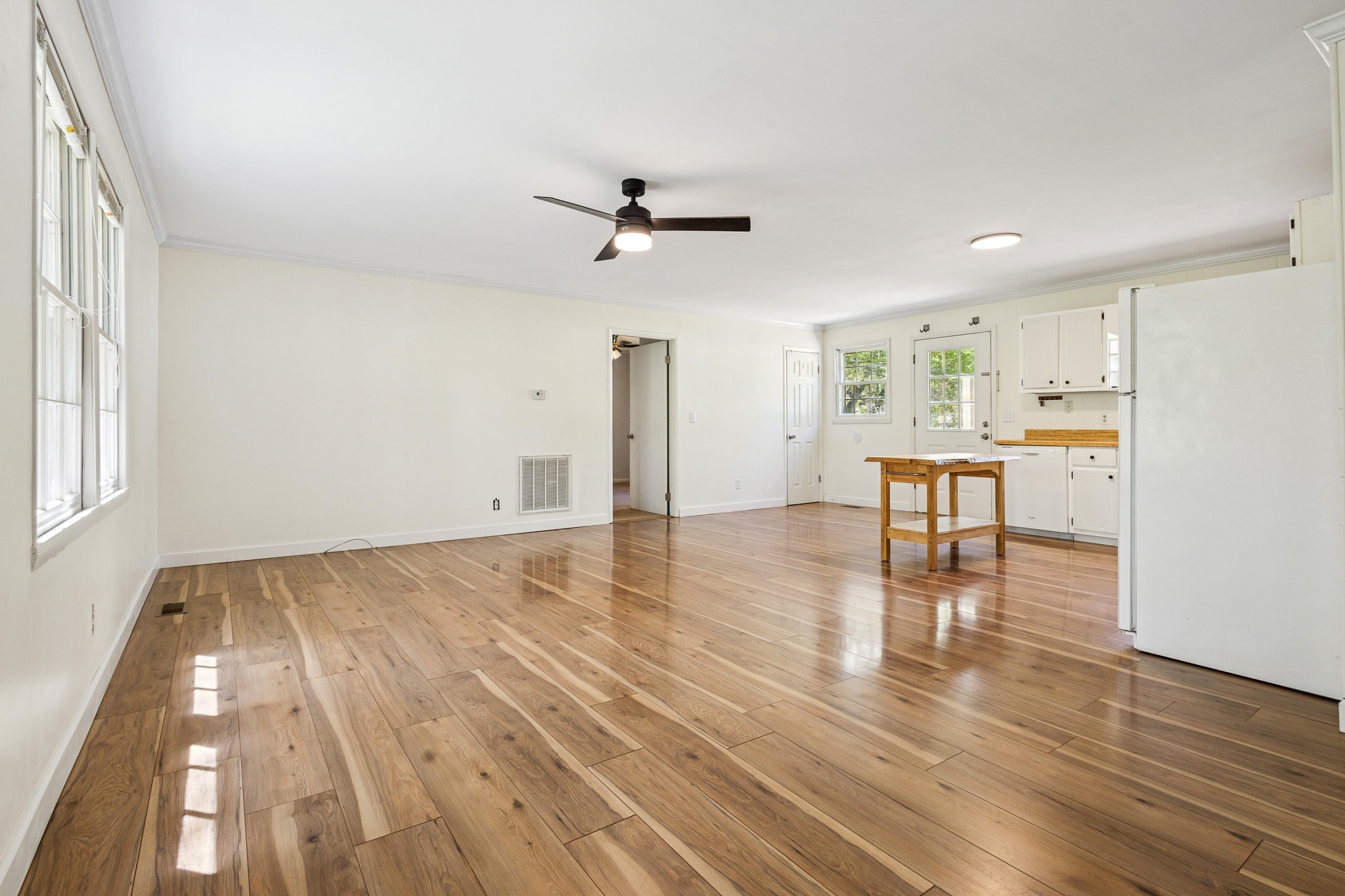 443 Molino Rd