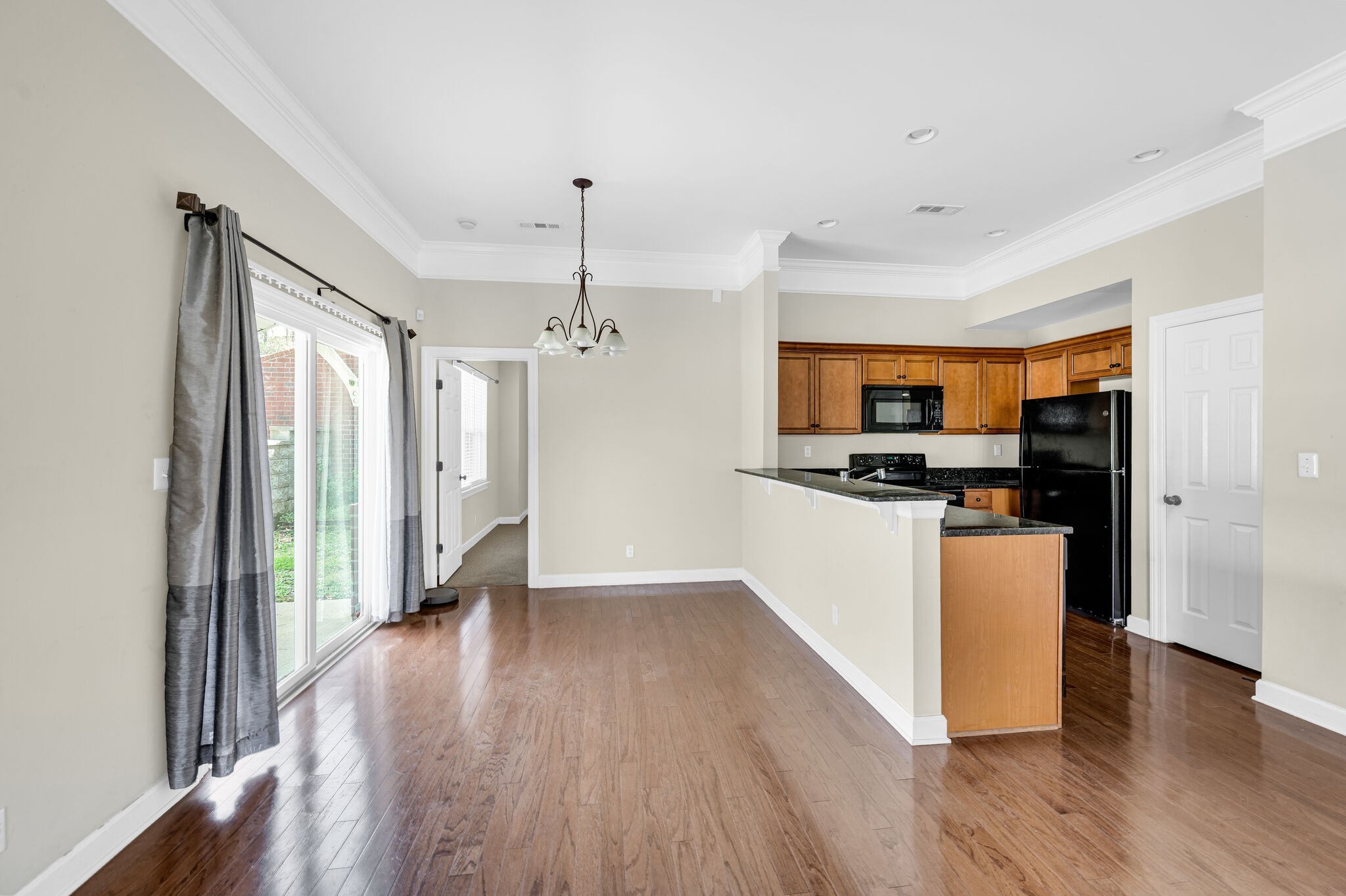 Nashville, Tennessee 37214, United States, 3 Bedrooms Bedrooms, ,3 BathroomsBathrooms,Residential,Active,95707