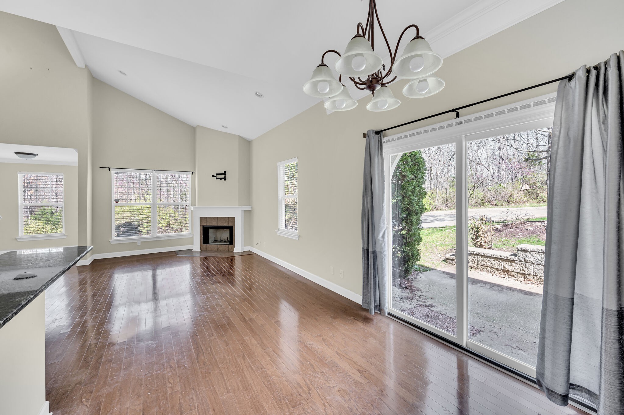 Nashville, Tennessee 37214, United States, 3 Bedrooms Bedrooms, ,3 BathroomsBathrooms,Residential,Active,95707