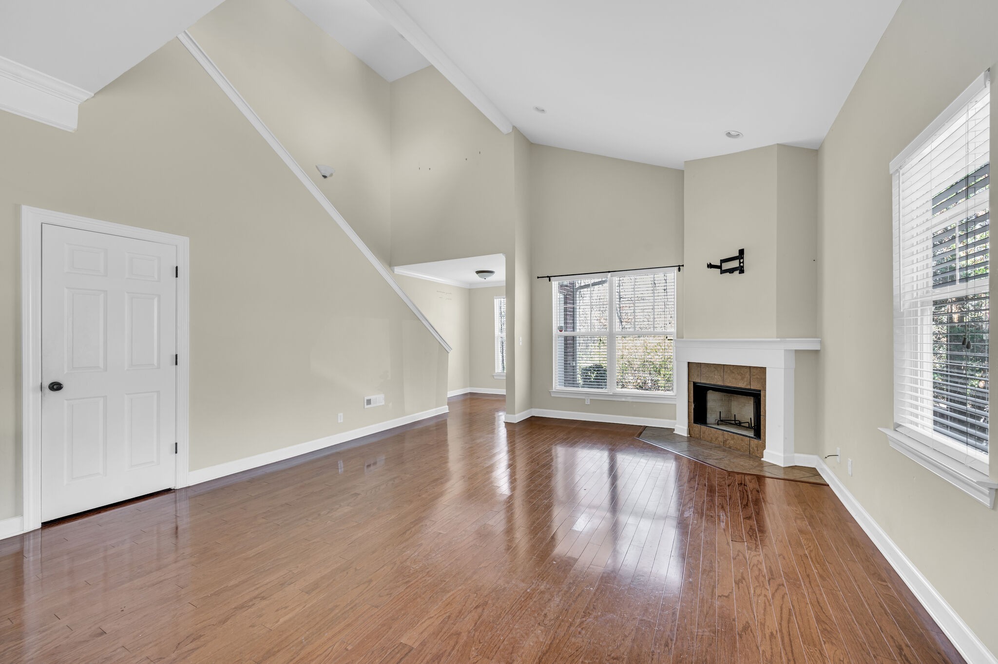 Nashville, Tennessee 37214, United States, 3 Bedrooms Bedrooms, ,3 BathroomsBathrooms,Residential,Active,95707