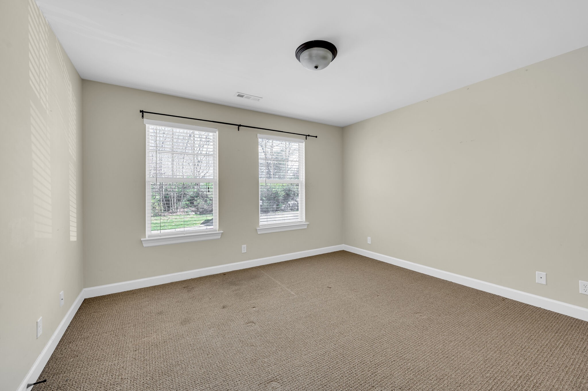 Nashville, Tennessee 37214, United States, 3 Bedrooms Bedrooms, ,3 BathroomsBathrooms,Residential,Active,95707