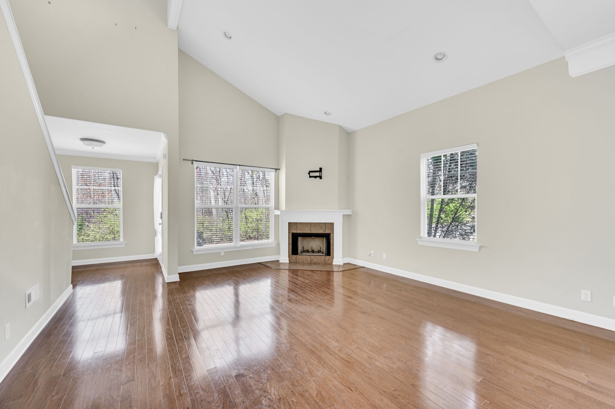 Nashville, Tennessee 37214, United States, 3 Bedrooms Bedrooms, ,3 BathroomsBathrooms,Residential,Active,95707