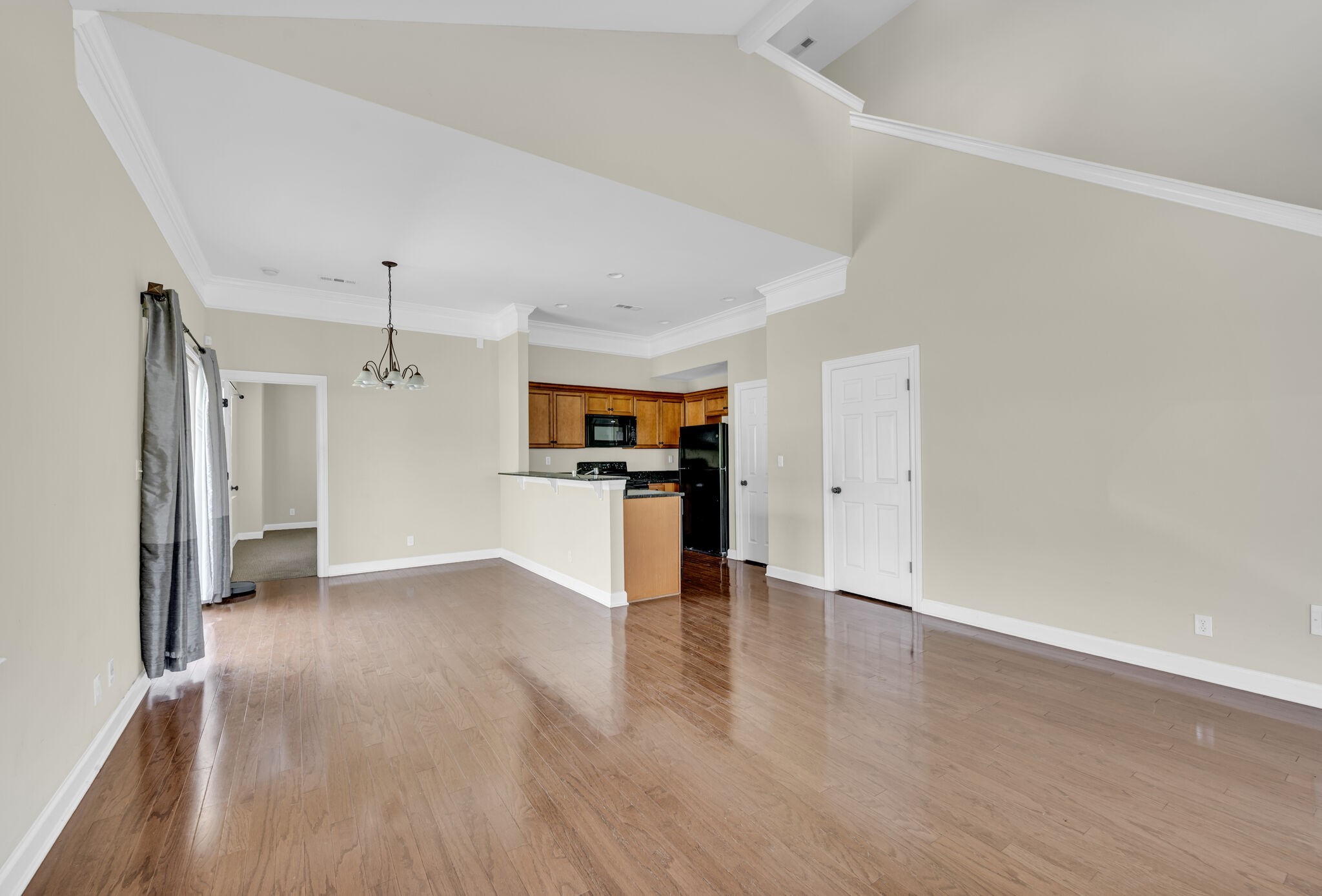 Nashville, Tennessee 37214, United States, 3 Bedrooms Bedrooms, ,3 BathroomsBathrooms,Residential,Active,95707