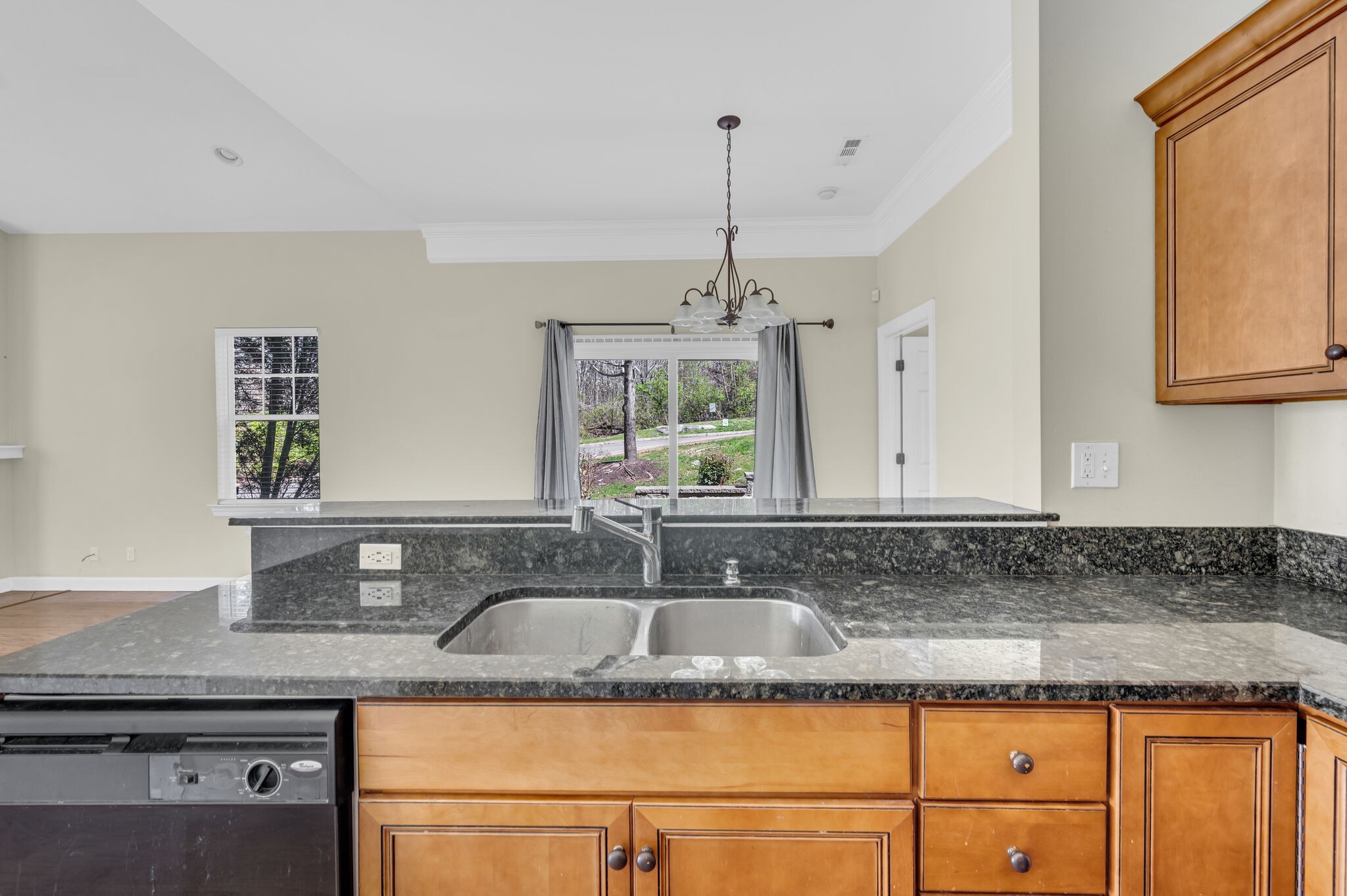 Nashville, Tennessee 37214, United States, 3 Bedrooms Bedrooms, ,3 BathroomsBathrooms,Residential,Active,95707