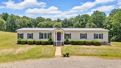 228 J W Thompson Rd Westmoreland TN 37186