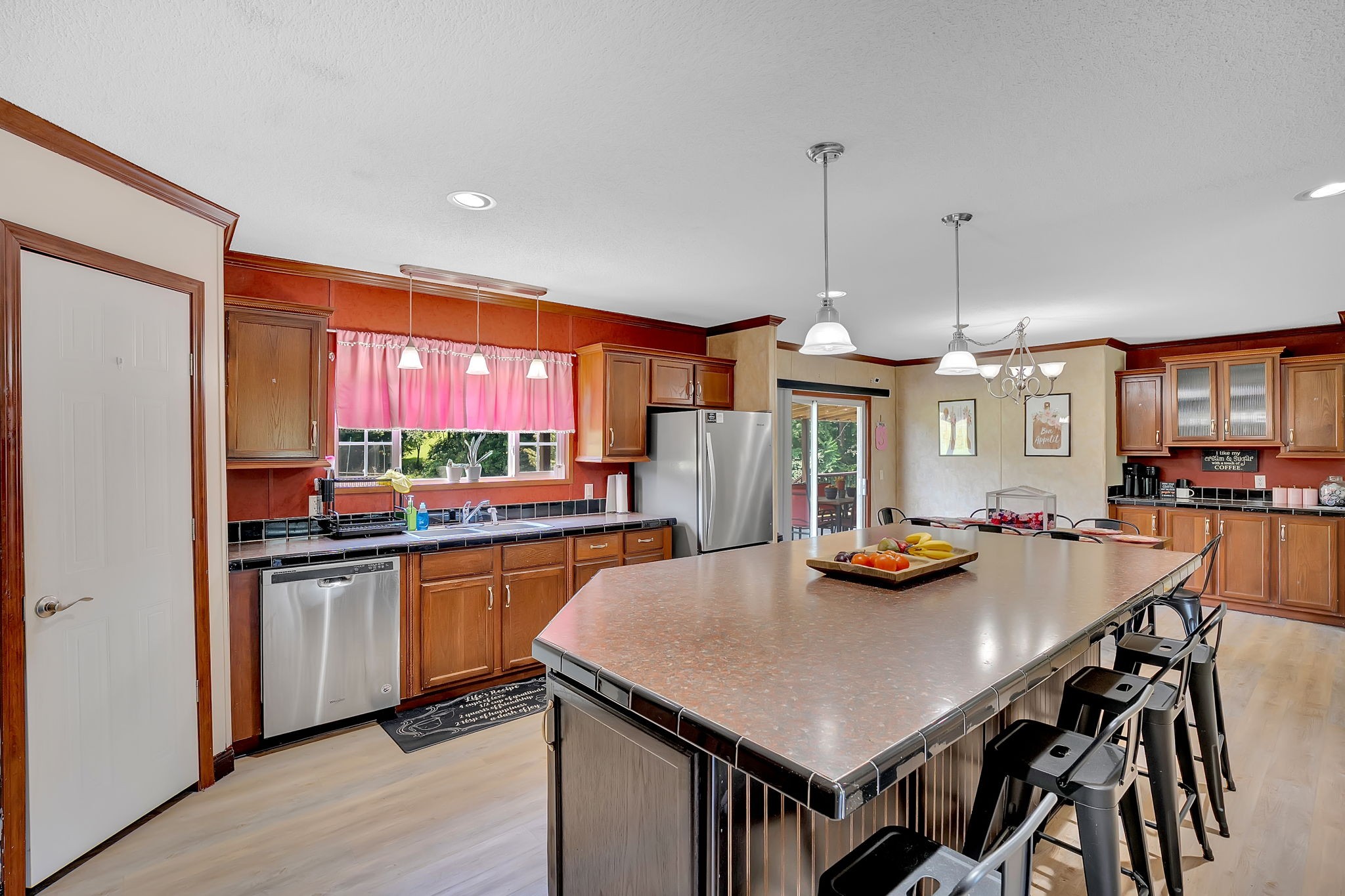 228 J W Thompson Rd