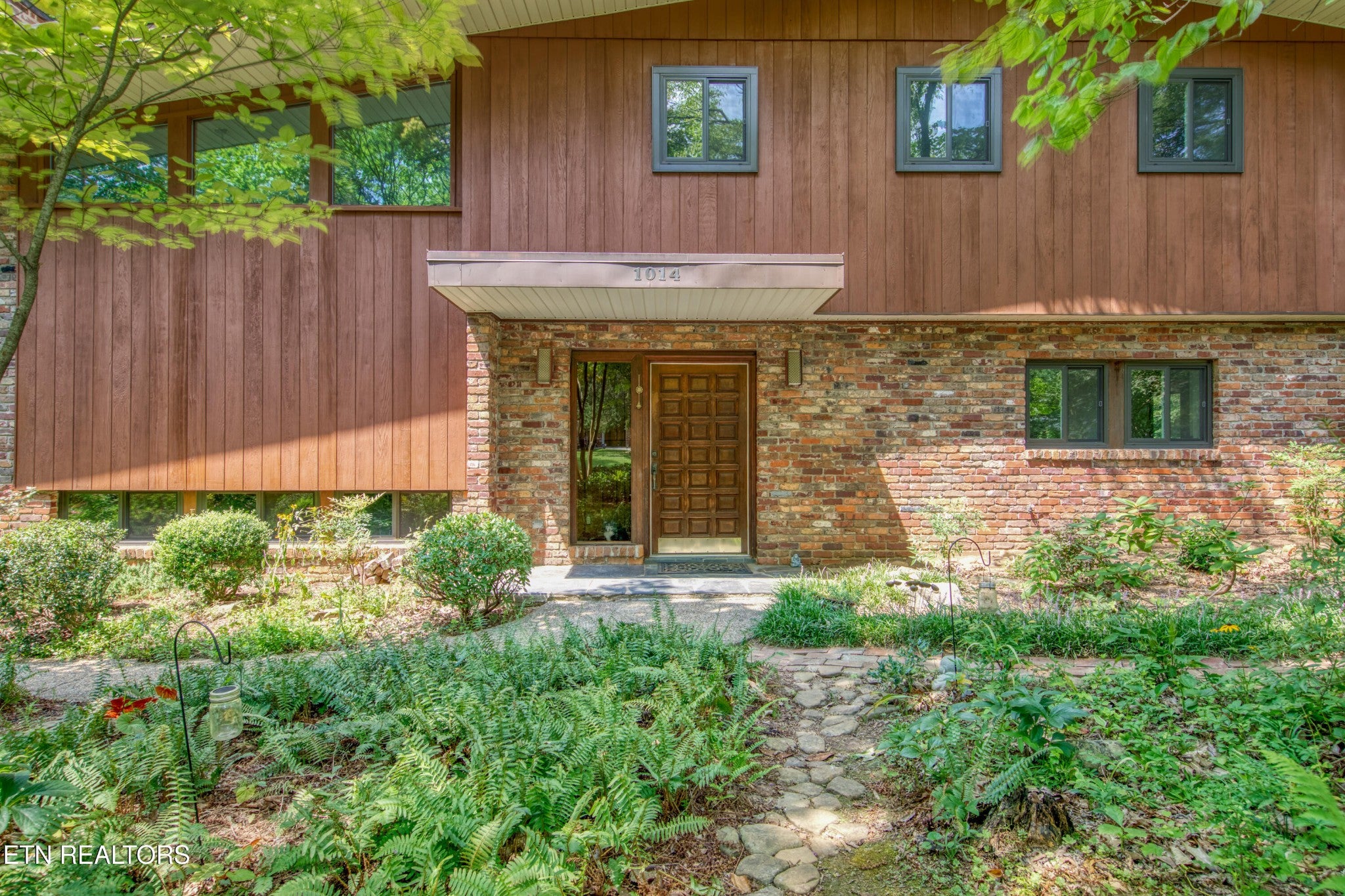 1014 W Outer Drive