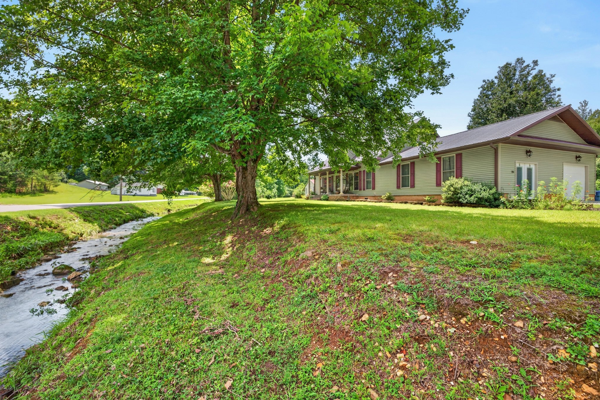 255 Sandy Rd