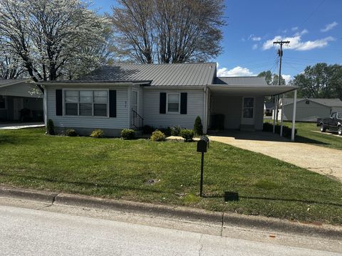 Photo of 813 N Military Ave, Lawrenceburg, TN 38464 (MLS # 3168382)