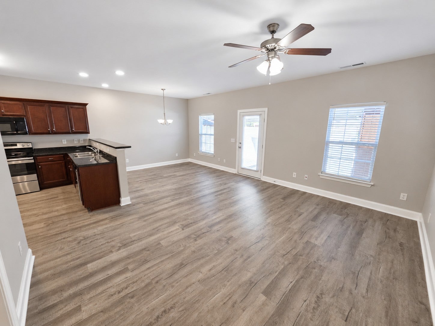 206 Rowlette Cir