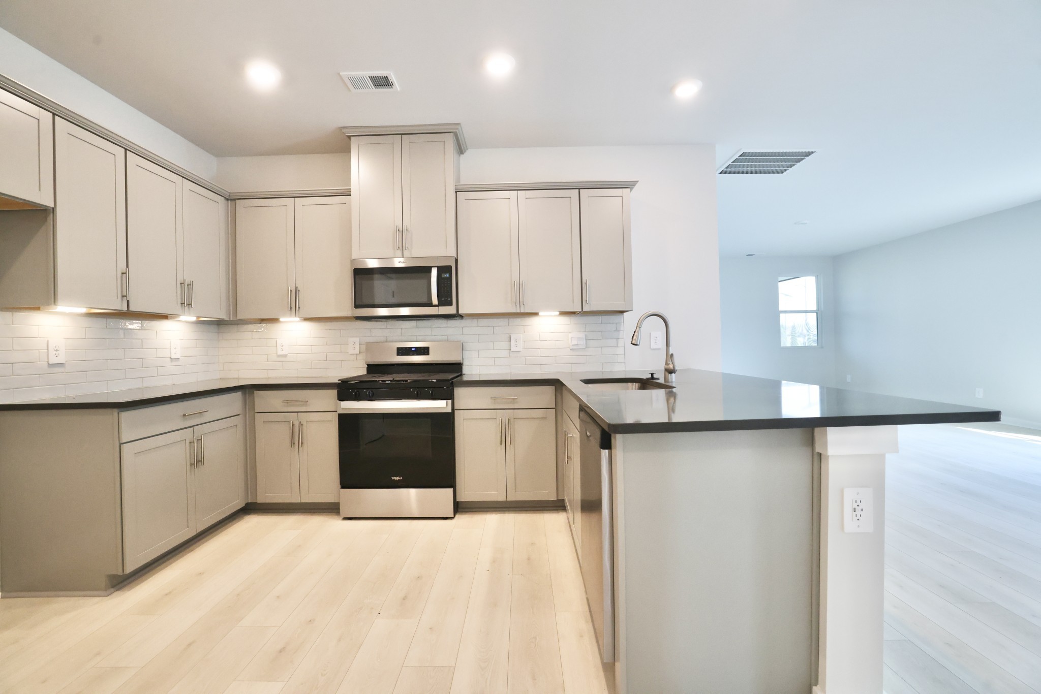 2201 Holmesburg Pvt Circle