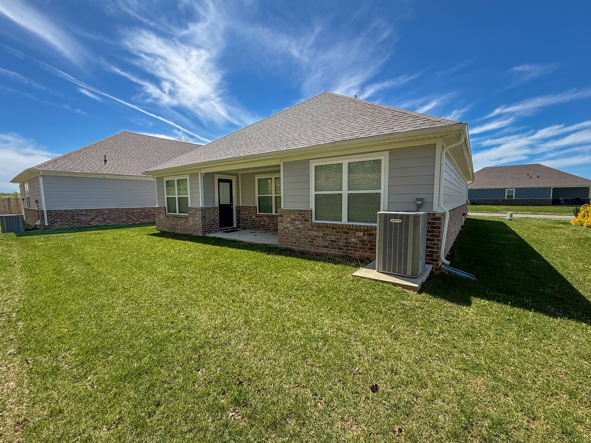 1003 Autumnwood Dr - Photo 2