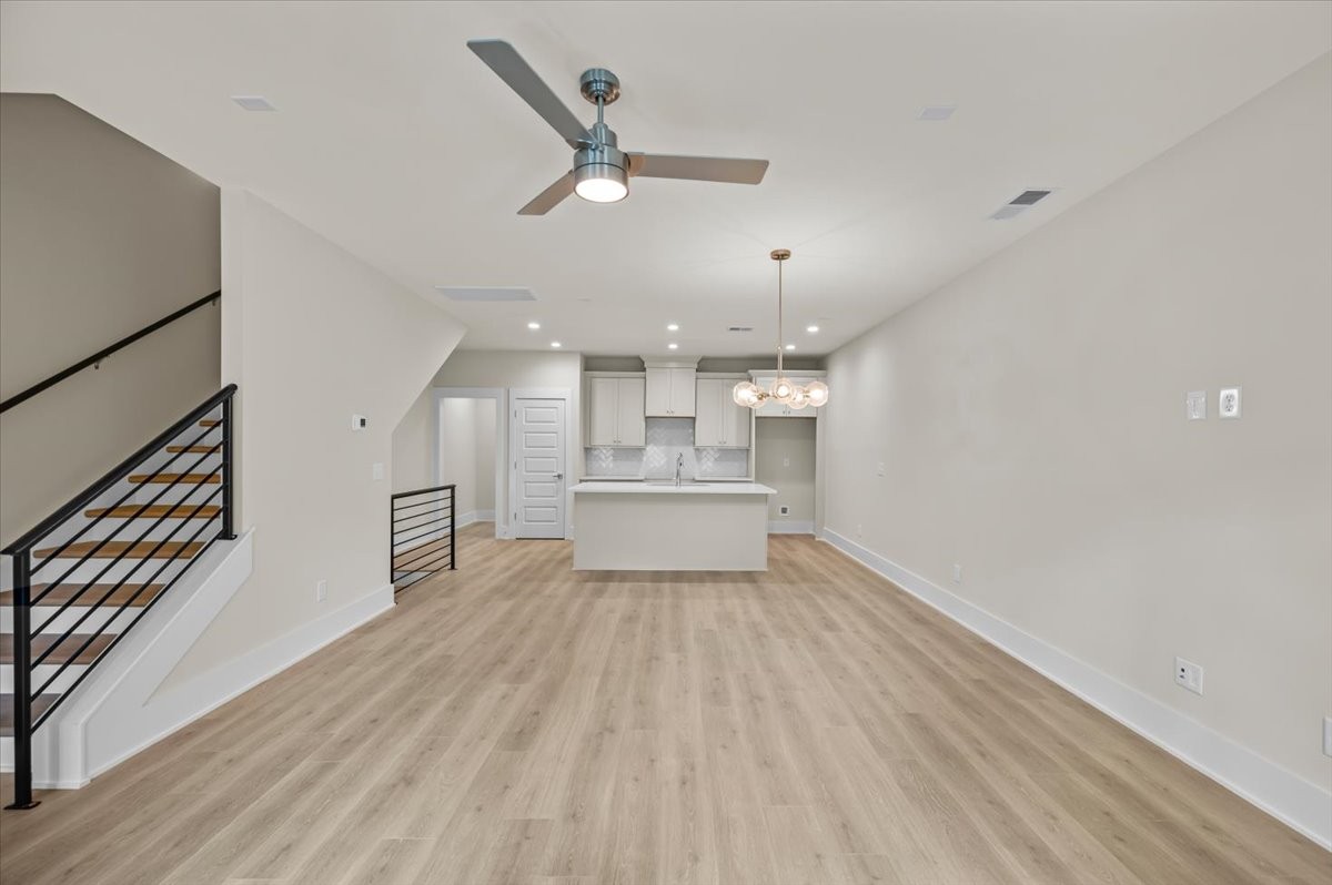 604 Summit Trl