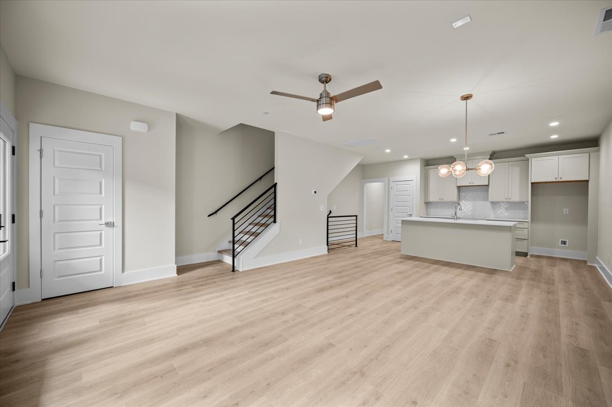 604 Summit Trl
