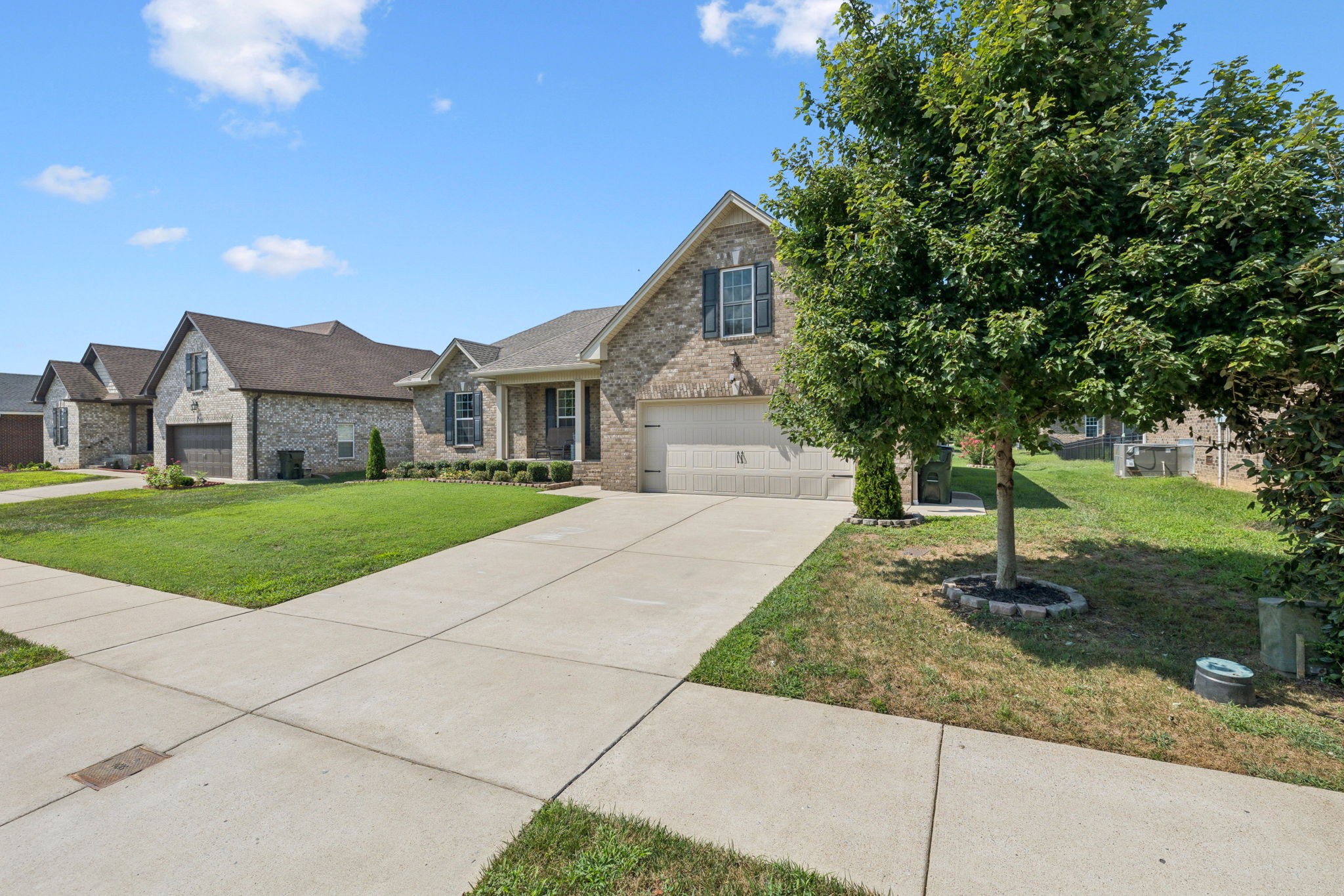 475 Lucy Cir