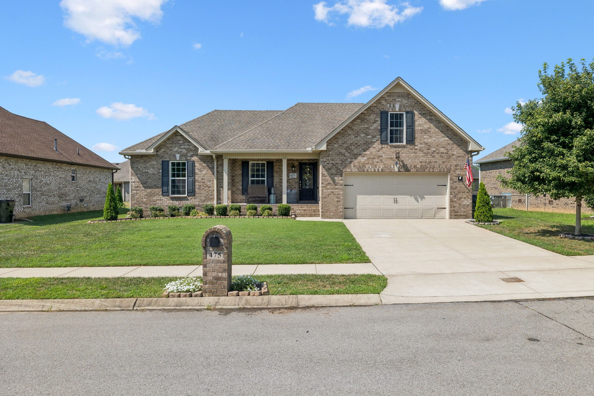 475 Lucy Cir