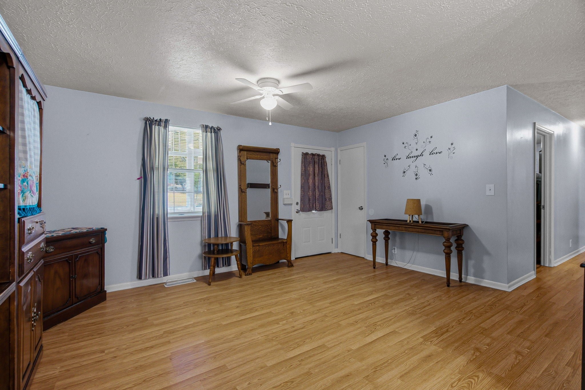 114 Henry Rd