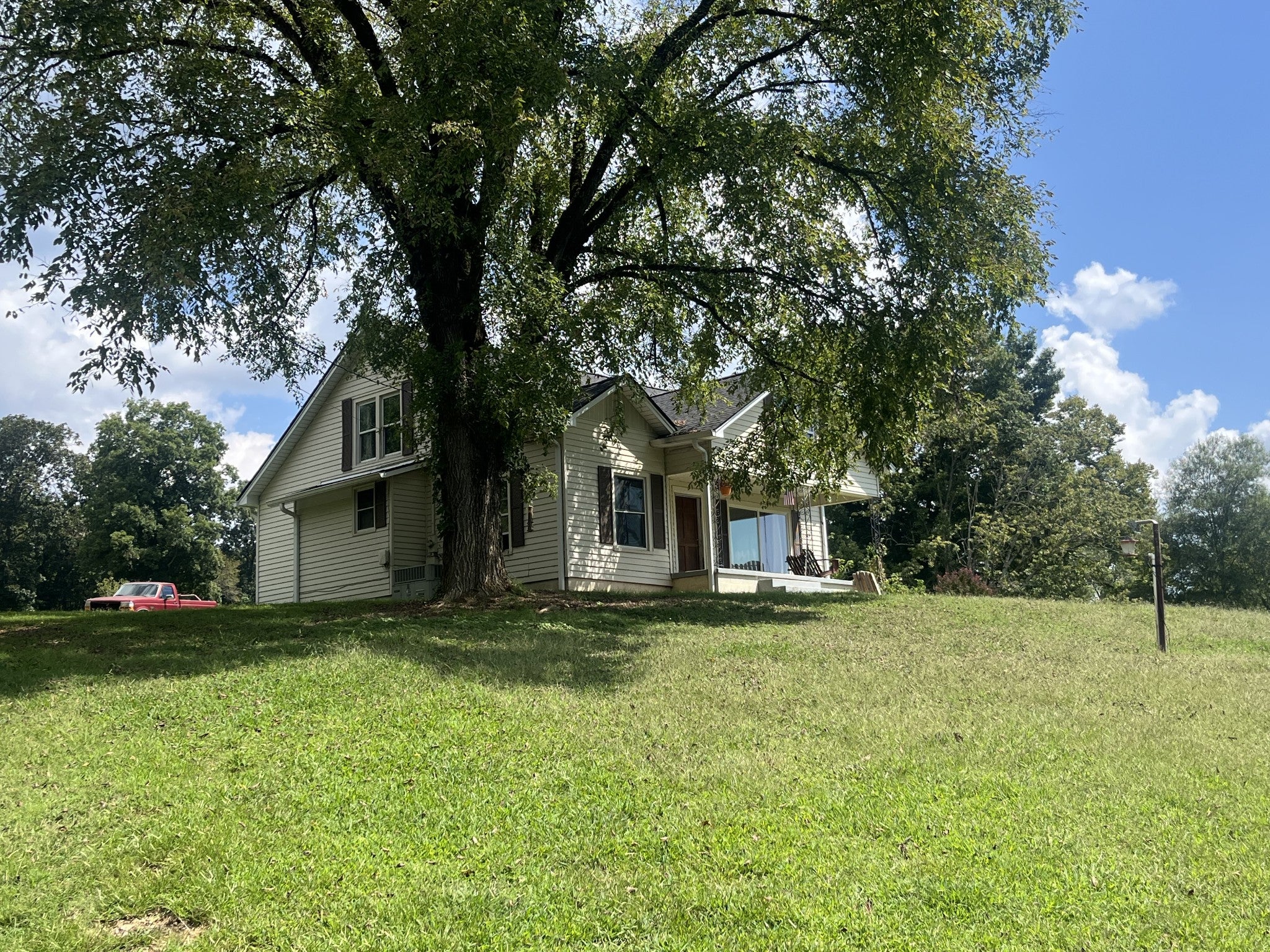 8 Oak Ln