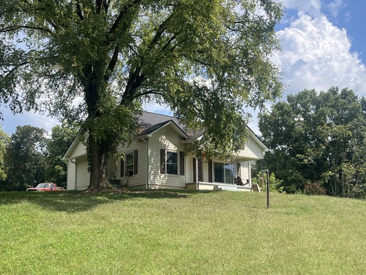 8 OAK LN, PLEASANT SHADE, TN 37145 - Image 4e2f3d357172ff849deddd06e84657f4/2014836959