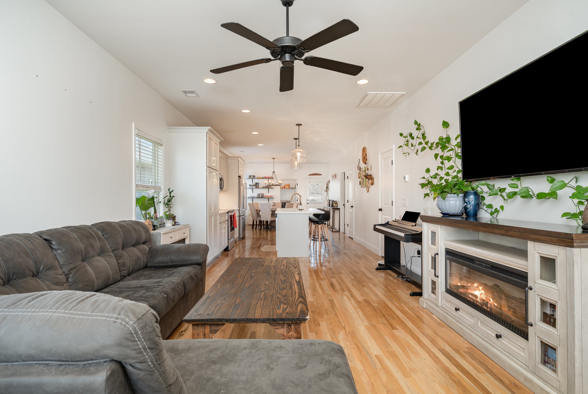3606 Highway 31 W