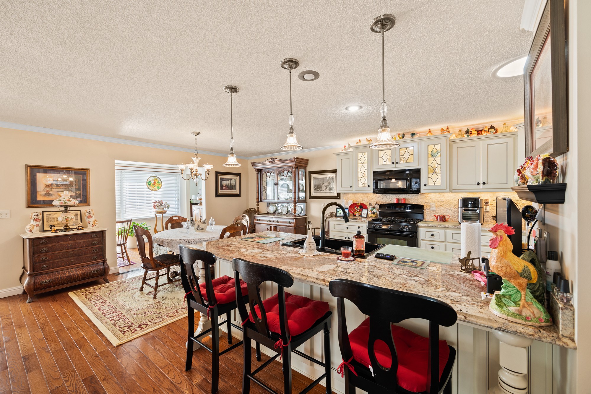 275 Hawthorn Loop