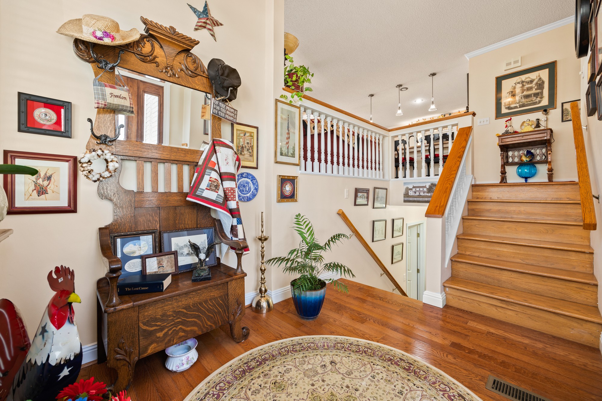 275 Hawthorn Loop