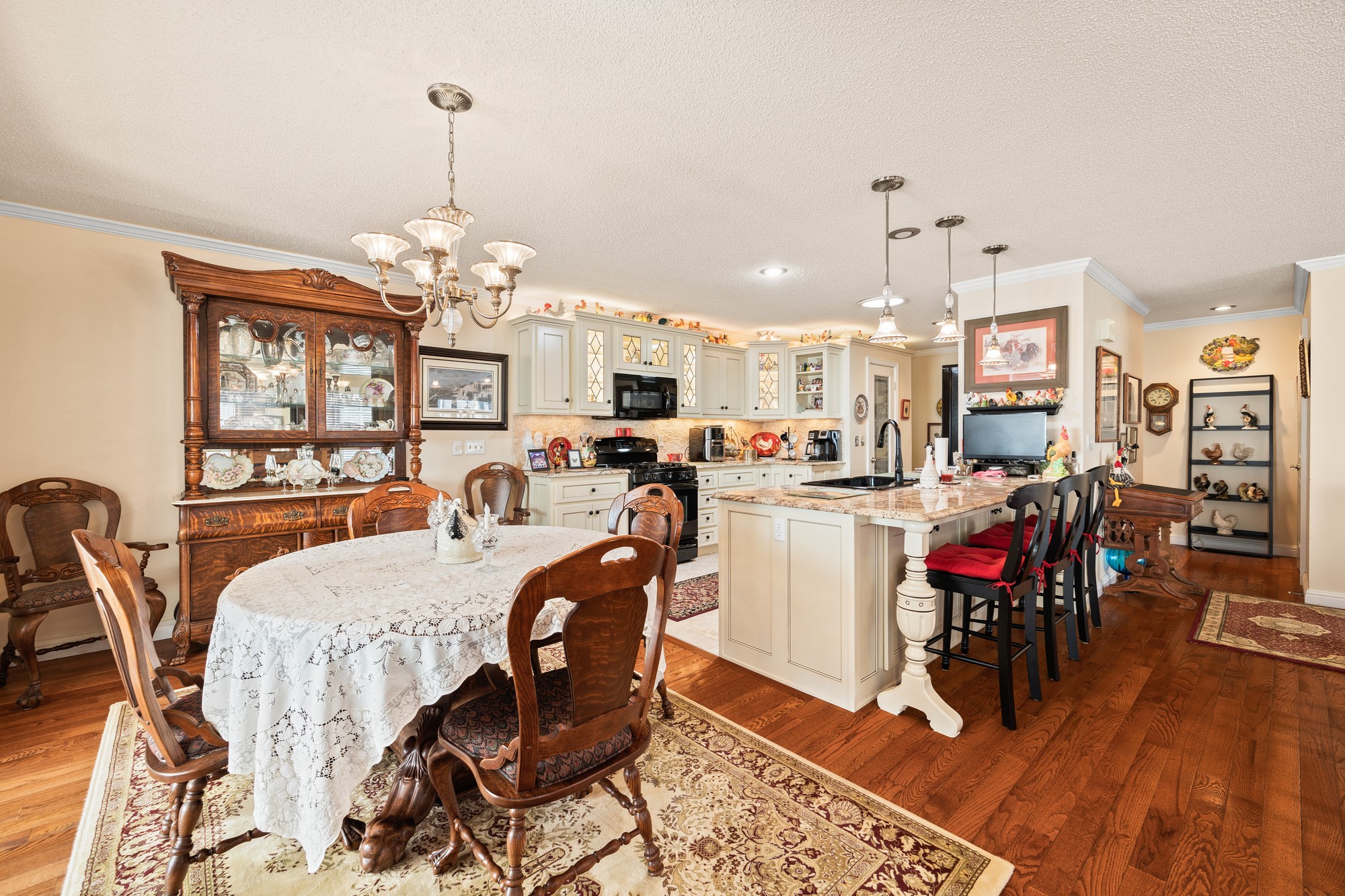 275 Hawthorn Loop