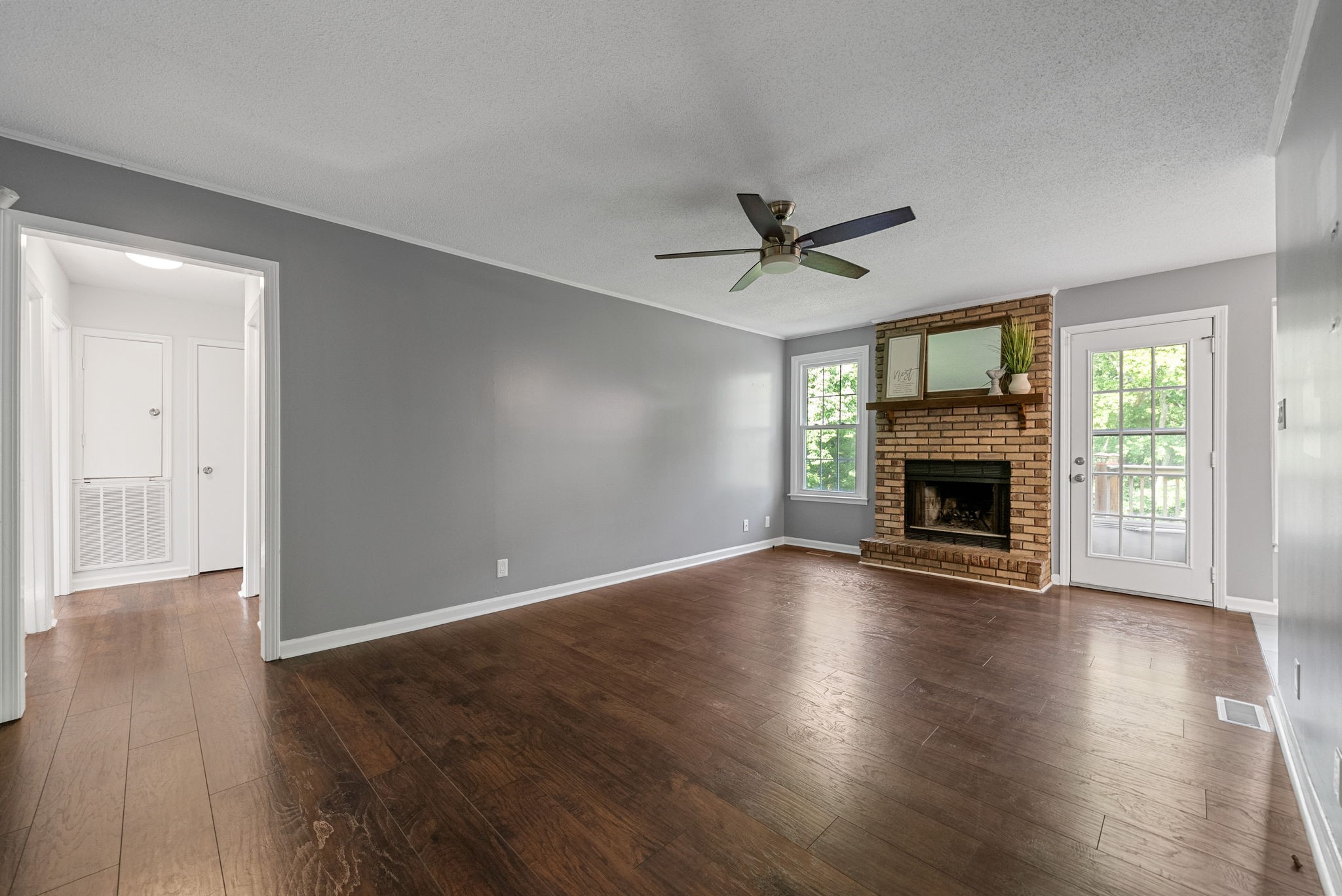 Clarksville, Tennessee 37042, United States, 3 Bedrooms Bedrooms, ,2 BathroomsBathrooms,Residential,Active,168150