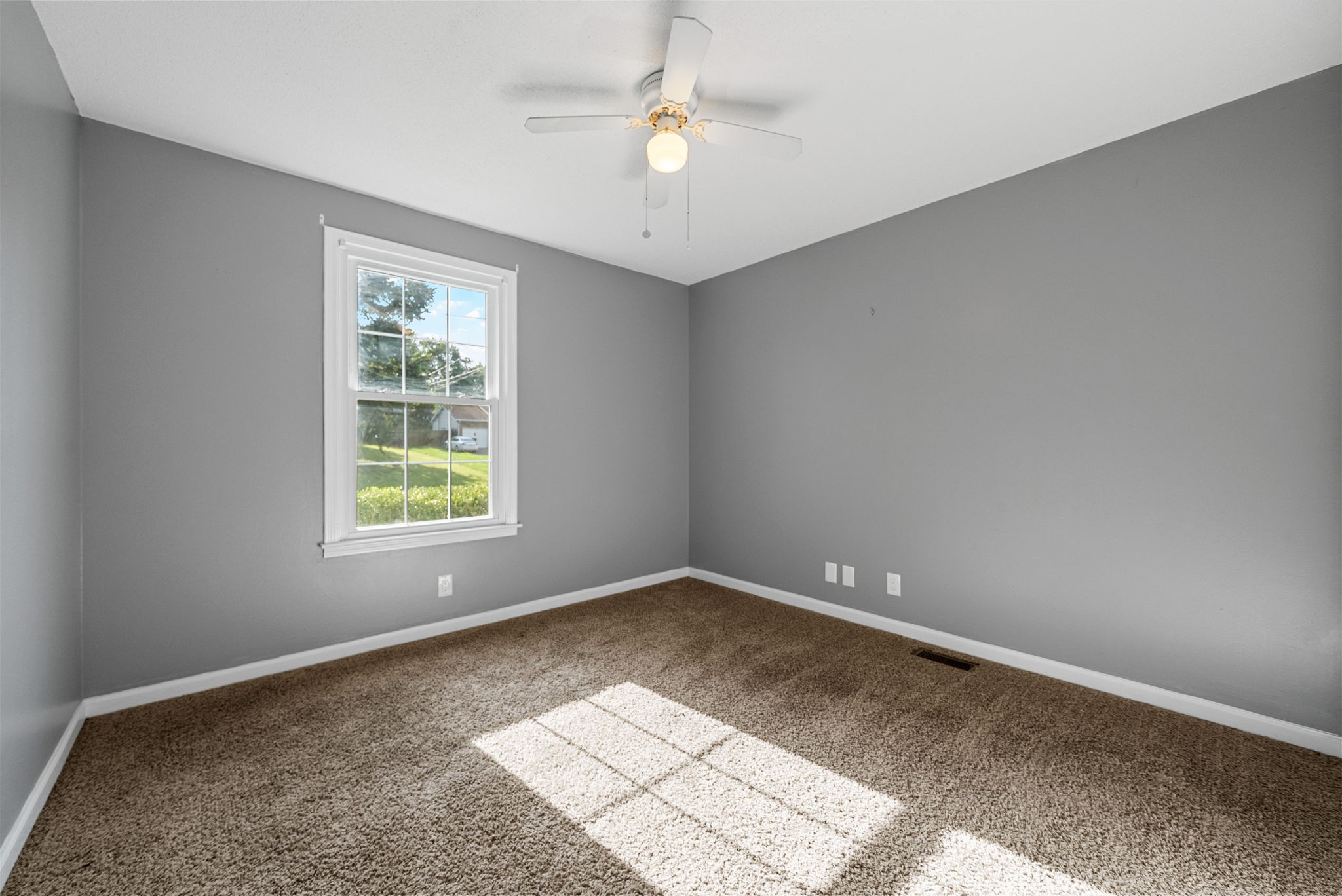 Clarksville, Tennessee 37042, United States, 3 Bedrooms Bedrooms, ,2 BathroomsBathrooms,Residential,Active,168150