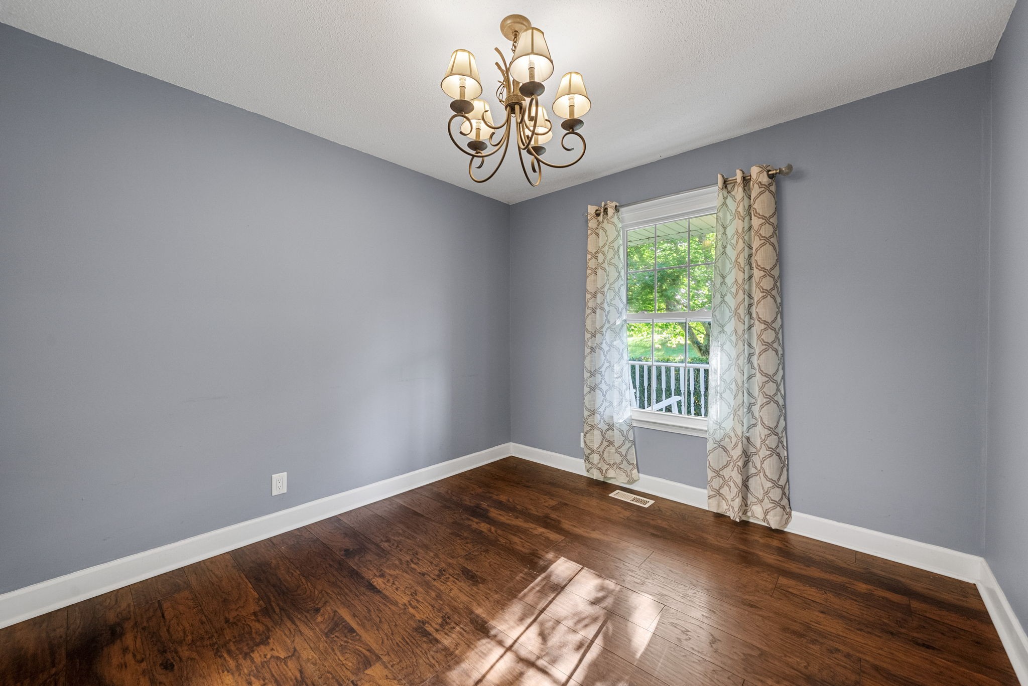 Clarksville, Tennessee 37042, United States, 3 Bedrooms Bedrooms, ,2 BathroomsBathrooms,Residential,Active,168150