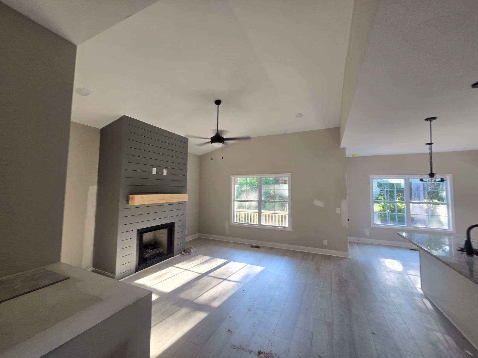 518 N Halifax Ct