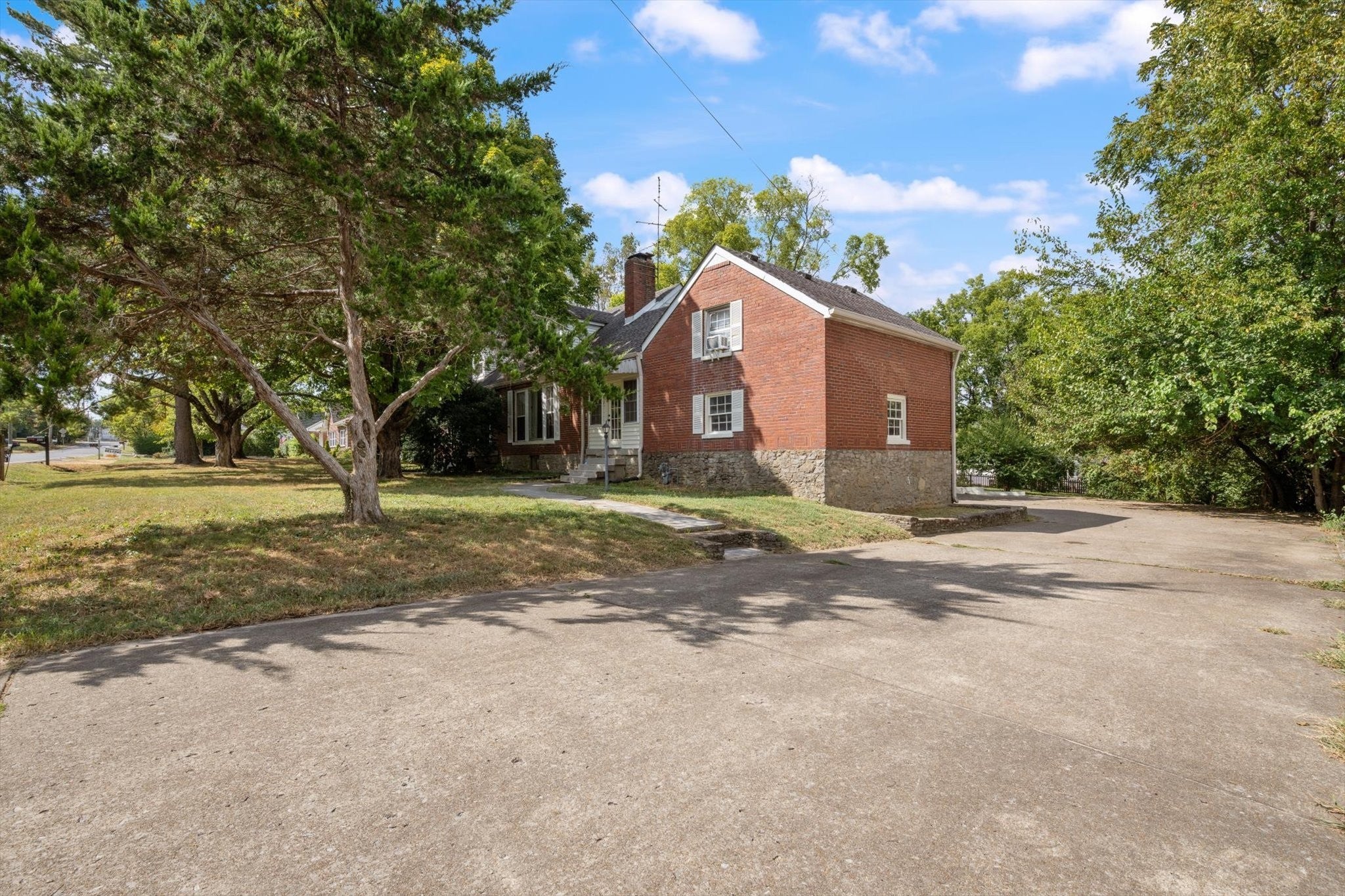248 Sunrise Ave