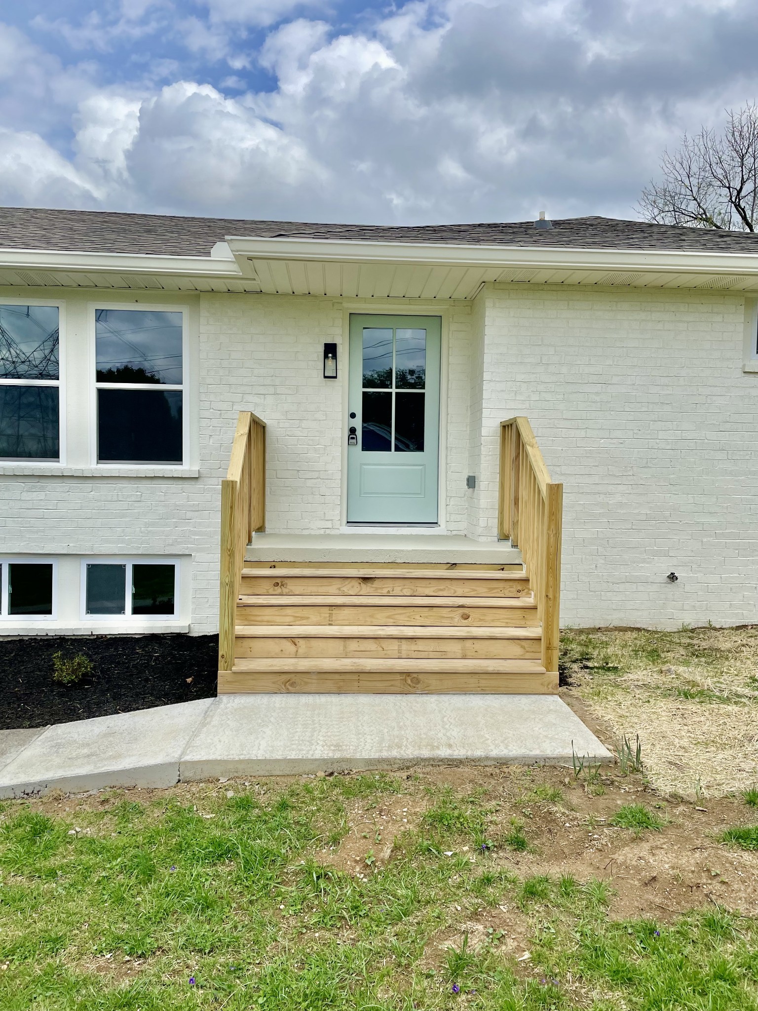 1332 Rivermont Dr