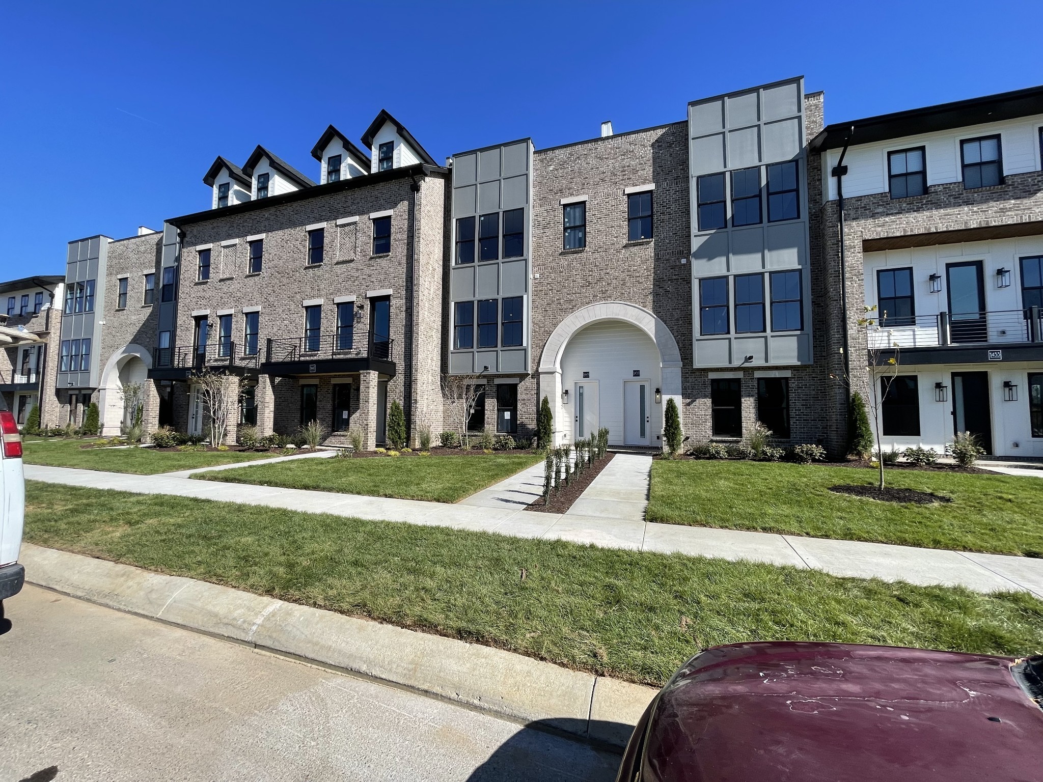 1433 Doc Johns Blvd