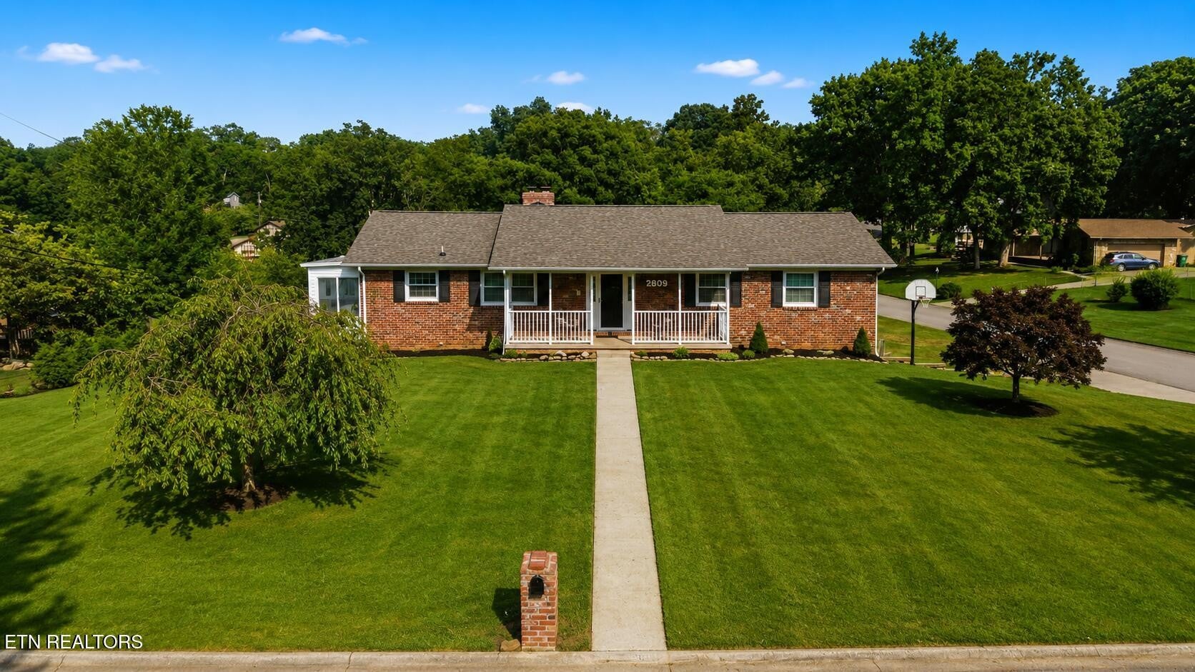 2809 Shropshire Blvd