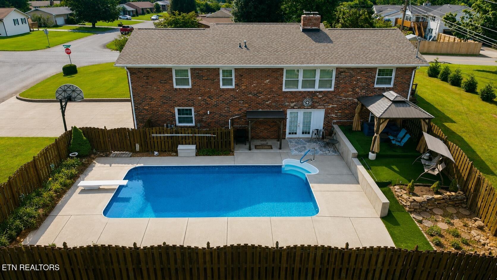2809 Shropshire Blvd