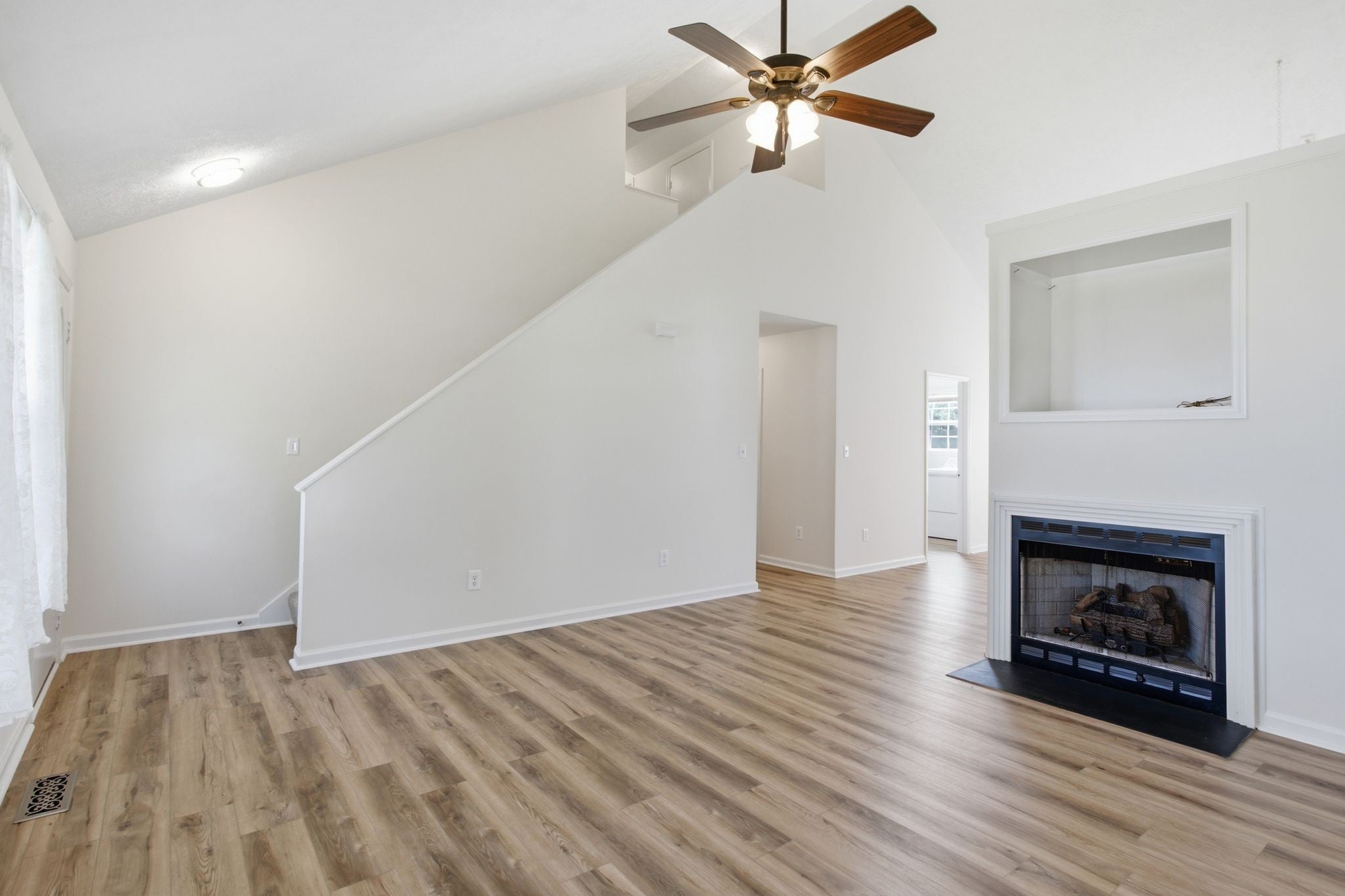 104 Creekview Dr