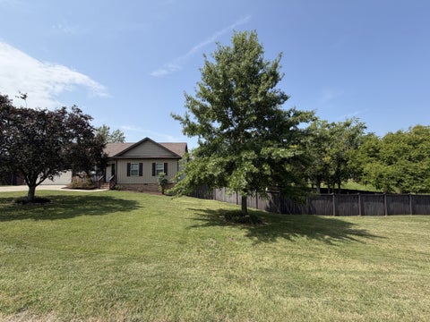 Photo of 1591 E Broadway St, Gallatin, TN 37066 (MLS # 3514457)