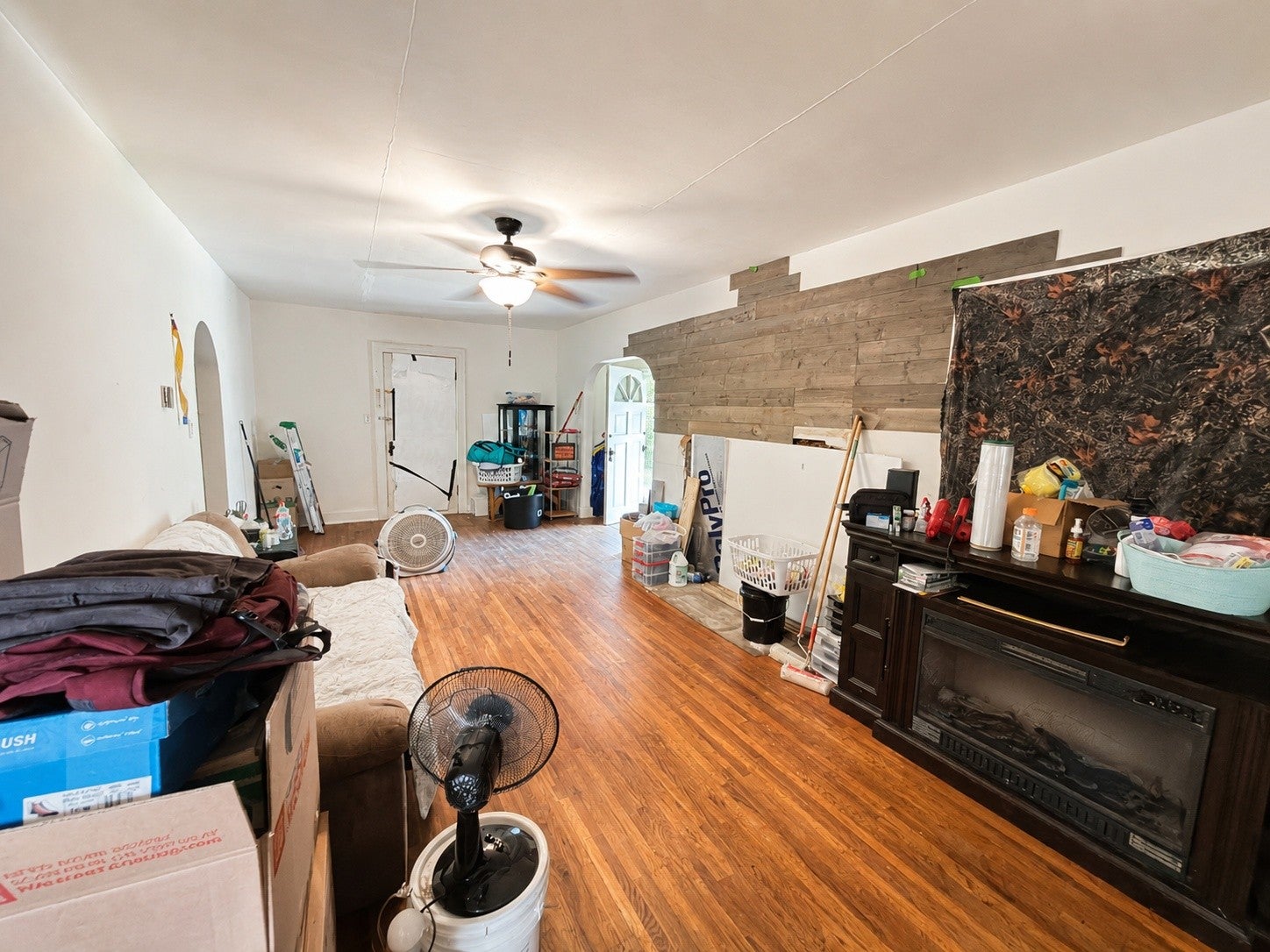 144 Rooster St