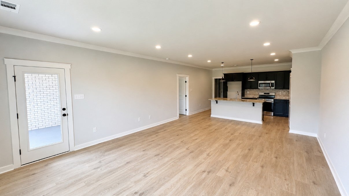 498 W Foxrun