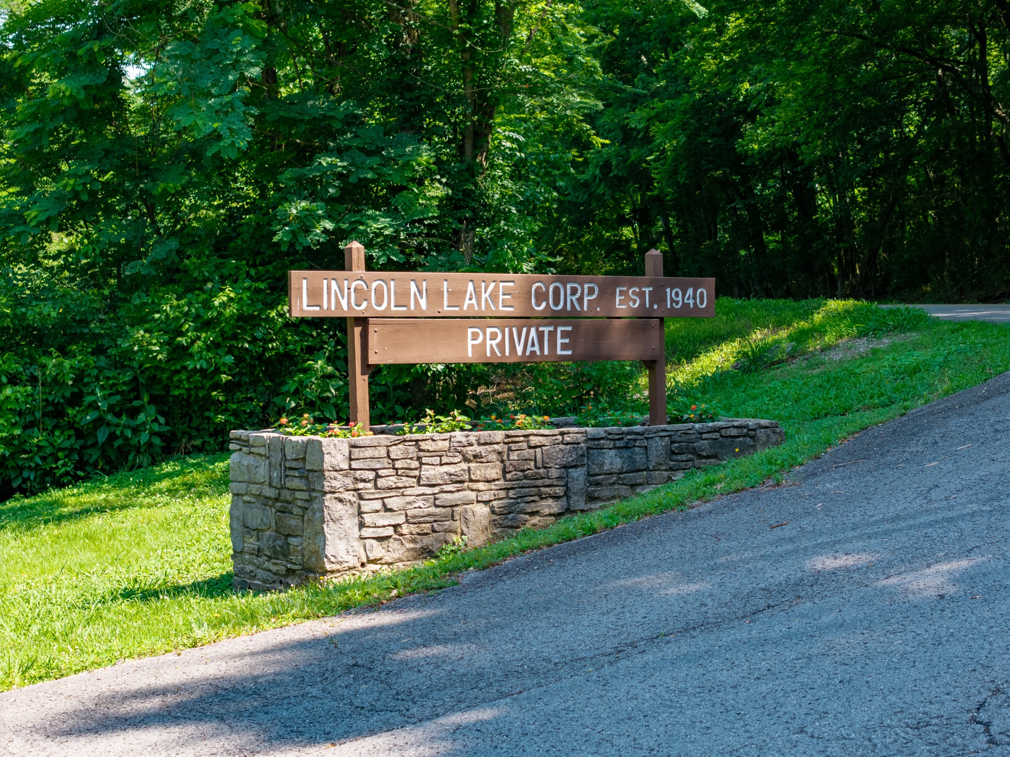 23 Lincoln Lake Rd