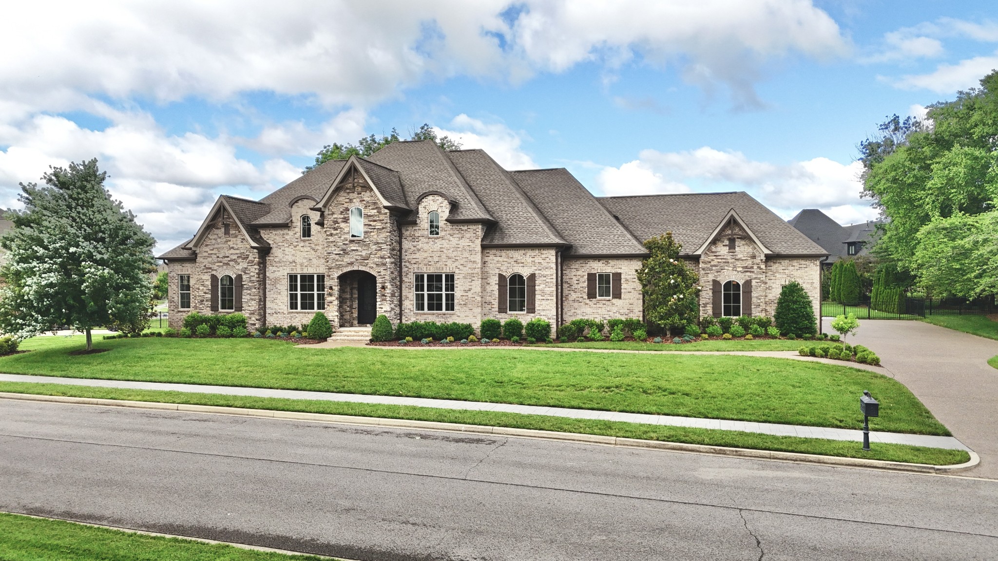 1266 Potter Ln