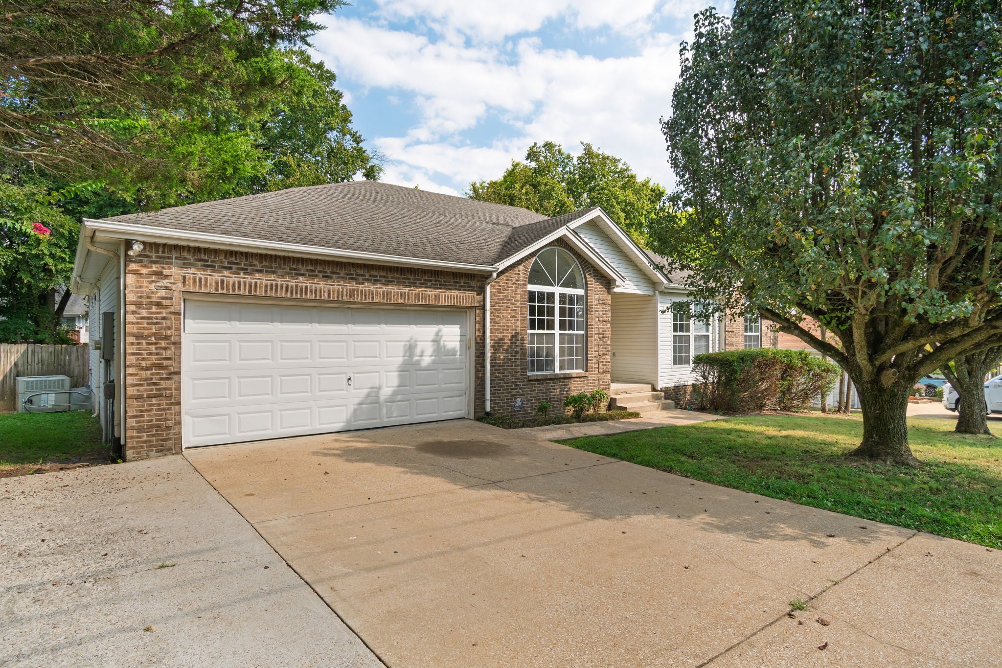 2261 Joann Dr