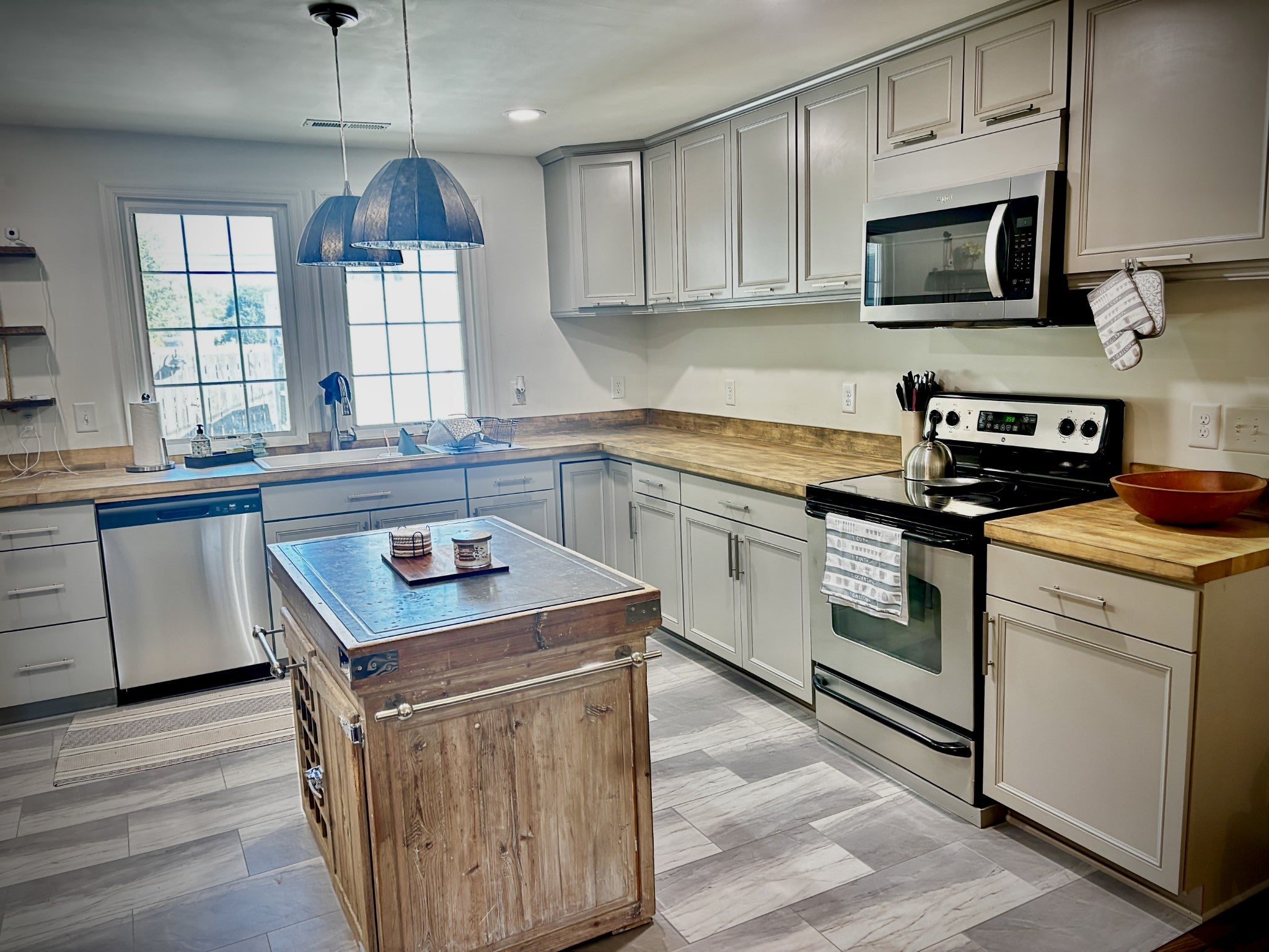 1309 Chickering Dr