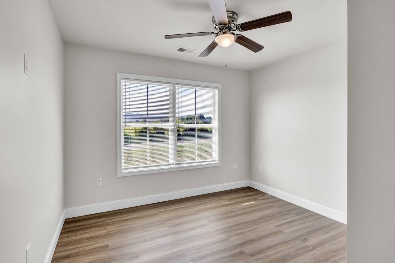 905 Lacy Ct