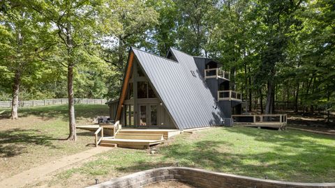 2235 Rock Springs Rd Columbia TN 38401