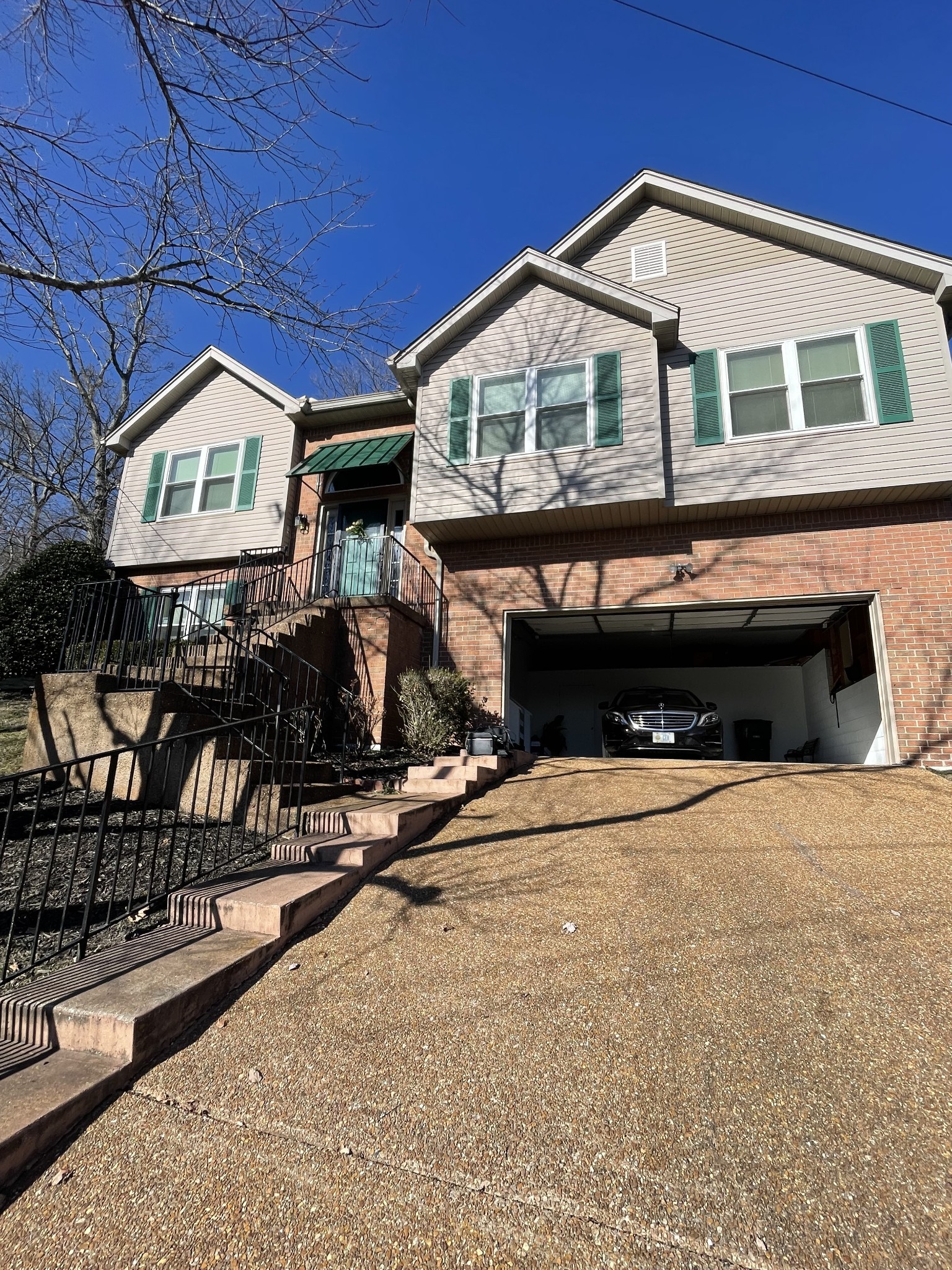 View Nashville, TN 37211 house
