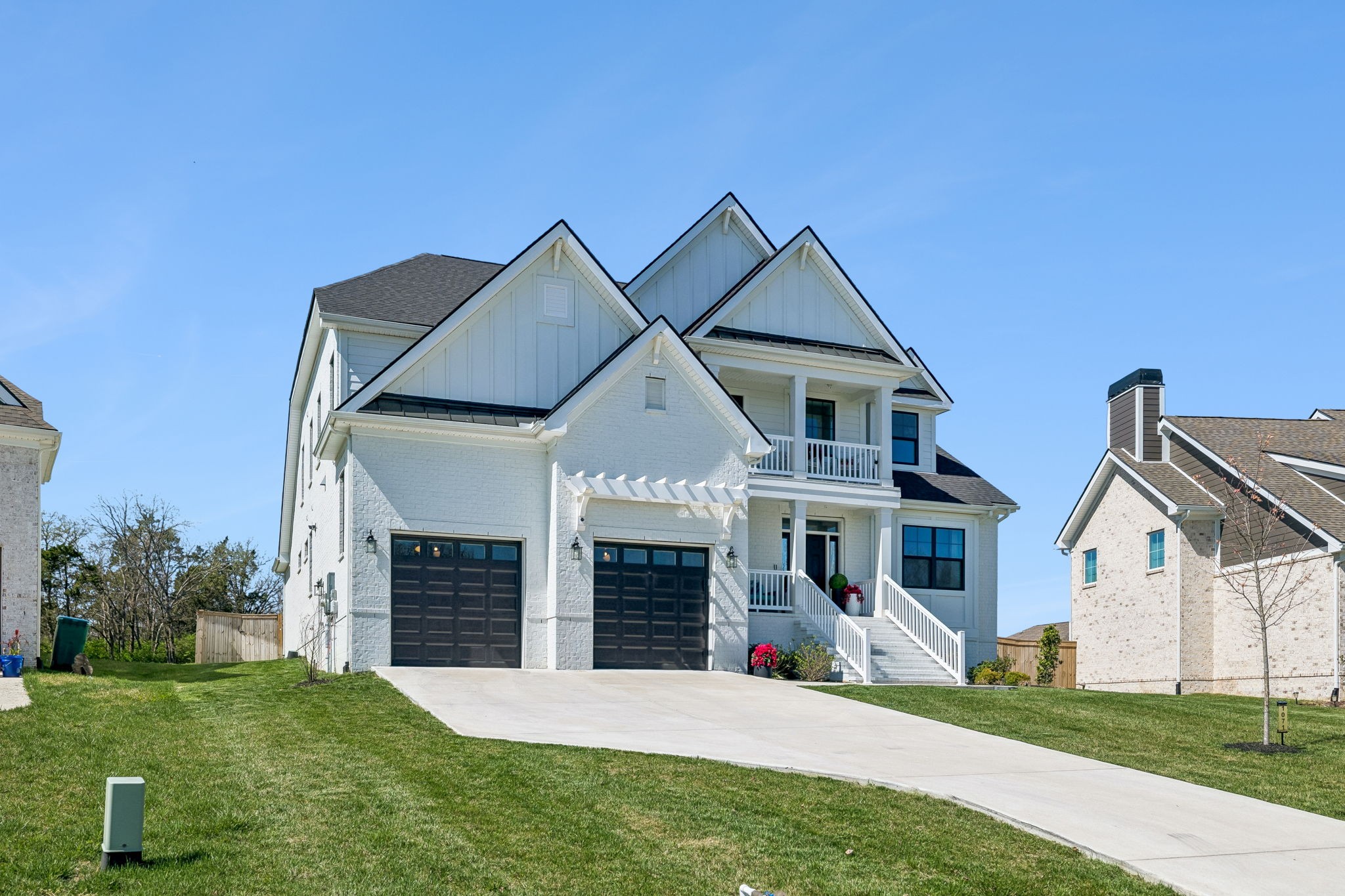 1071 Oakhall Dr